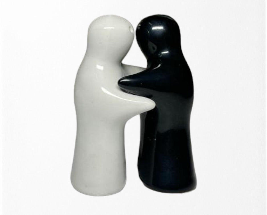 SOULCRAFTZ Salt and Pepper | Seasoning & Spice Shakers |Hugging Couple Set Holder Dispensers Pepper Condiment 2 Pcs | (Black & White)