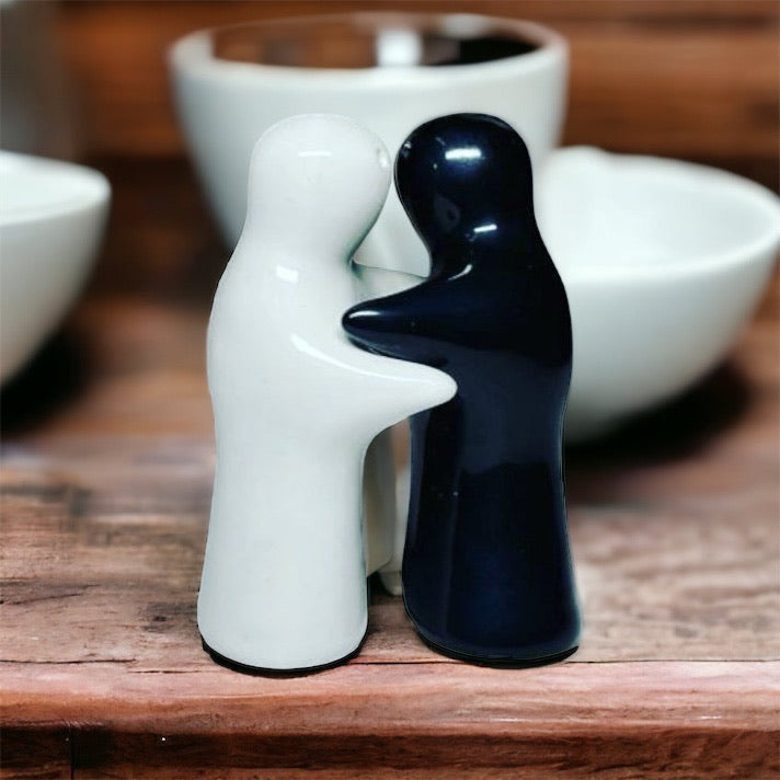 SOULCRAFTZ Salt and Pepper | Seasoning & Spice Shakers |Hugging Couple Set Holder Dispensers Pepper Condiment 2 Pcs | (Black & White)